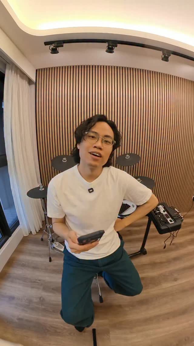 怎樣跟老婆解釋??
請各位指點迷津
(她還在走過來) 縮圖