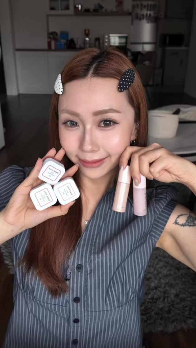 最近很喜歡的韓系彩妝🤍MAKE SOUL
是來自韓國彩妝品牌
這次試的是他們家的唇頰霜+液態精華打亮
一套就可以完成自然又有光澤感的妝容✨
唇頰霜可以同時用在嘴唇和臉頰,顏色可以慢慢疊加,想要淡淡的氣色感或比較顯色都能自己調整💄
液態精華打亮則是我很喜歡的細緻水光感,不會有很誇張的亮片感,而是跟肌膚自然融合,讓妝容看起來更透亮、有立體感✨
喜歡韓系、自然、有光澤感妝容的女生
可以試試看🥹🤍現在在寶雅門市或線上網站就可以購買!
@makesoul_tw
@makesoul_official
#MAKE_SOUL #寶雅 #寶雅好物 #韓系彩妝 韓國彩妝 縮圖