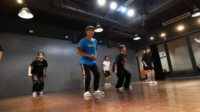 Soul Dance 上課實況。
每週五 20:30~21:40
Soul Dance @aspace2016 舞蹈教室
用緩慢的步調打好基礎 💪
歡迎至教室 IG 預約上課
或是直接 DM 我也可以喔 縮圖