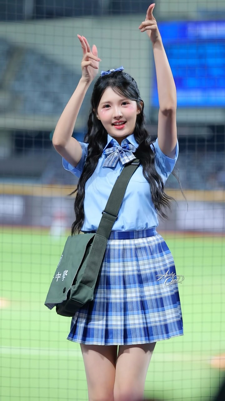 來接學妹的🔫 #Laynee 縮圖
