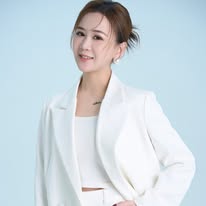 玉庭（LiLi) 把變美變成一種療癒 Instagram 創作者頭像