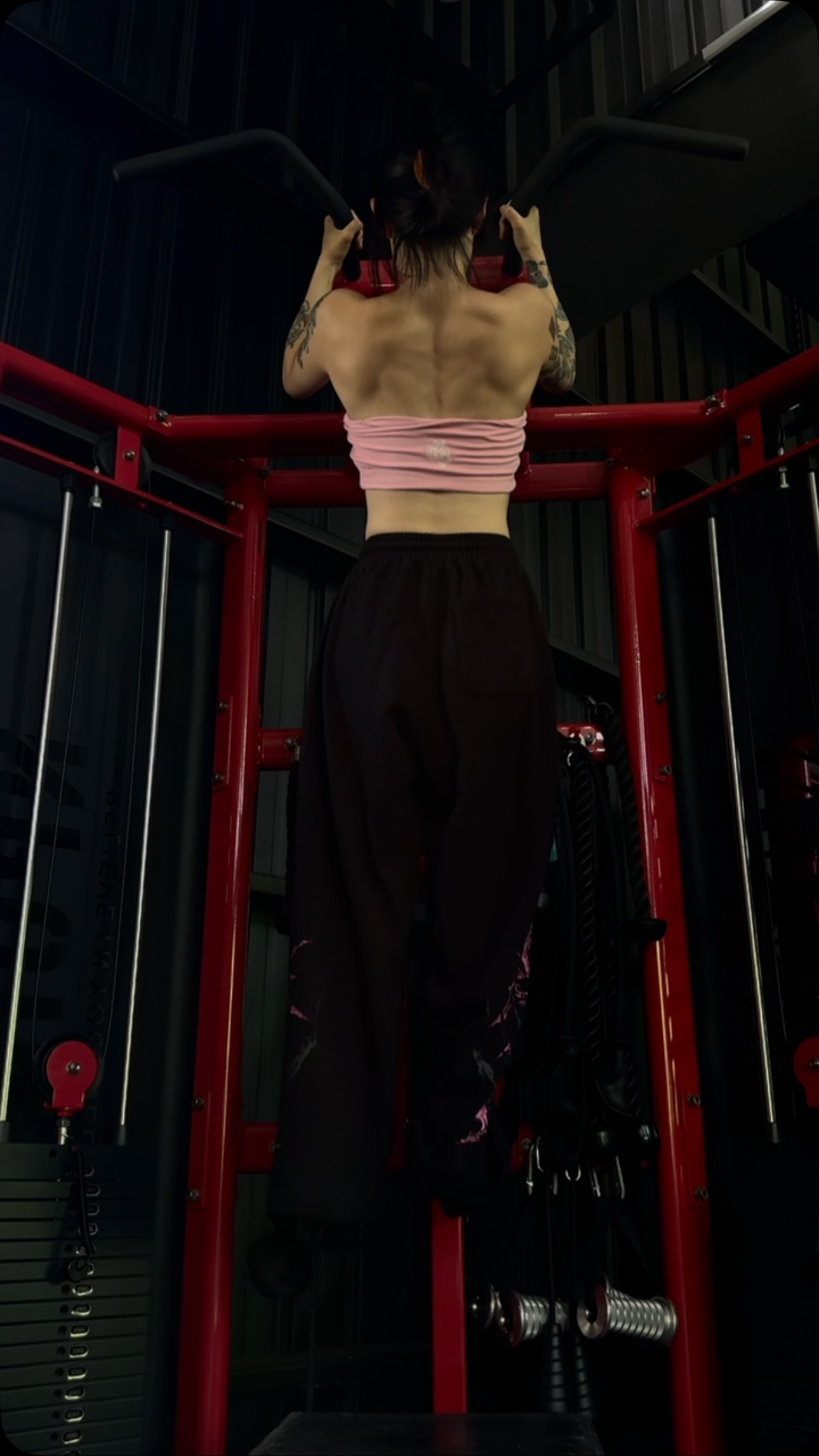 我今天好好看 👀💗🖤✨

#gym #gymtime #pullup #gymlife #gymworkout 縮圖
