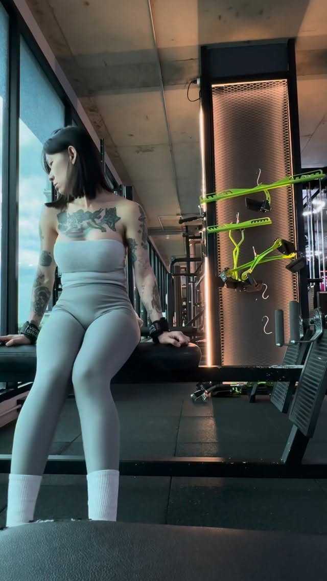 在泰國會變漂亮欸
我好好看👀💗

#gym #gymtime #gymlife #gymworkout 縮圖
