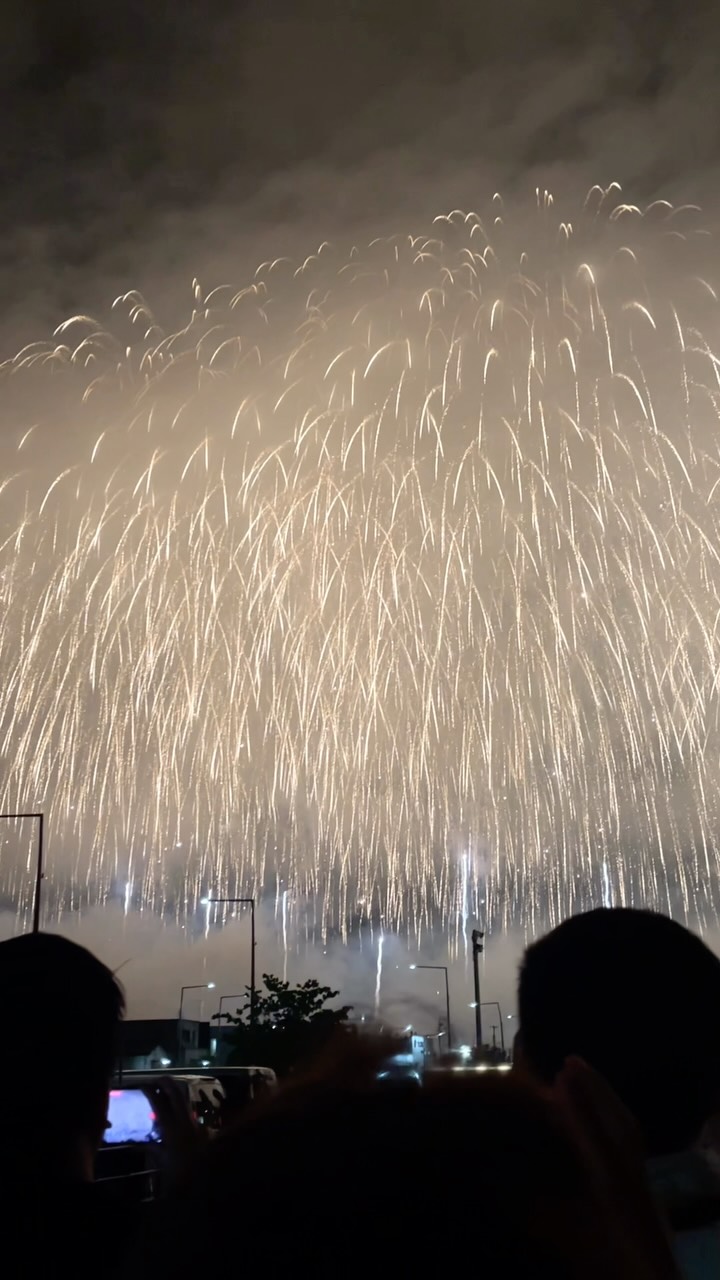 最高に感動した夏、長岡と。
防空警報、炸彈般的花火、漫天閃耀的光
深刻在心裡的名場面✨🎇
長岡花火2026
#長岡花火
#日本三大花火
#フェニックス
#復興祈願花火フェニックス 縮圖