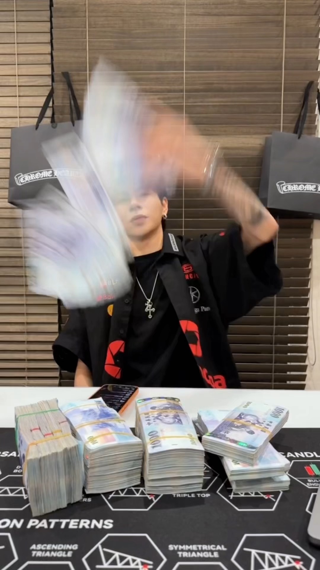 隨機在留言回覆+追蹤我,就可以拿到抽獎規則 縮圖