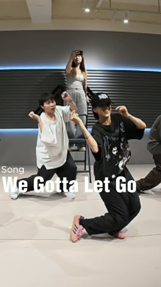 Astels ft. Renaud Palisseaux - We Gotta Let Go / astrid.p Choreography
=============================================
#astels #renaudpalisseaux #wegottaletgo #hiphop #dance 縮圖