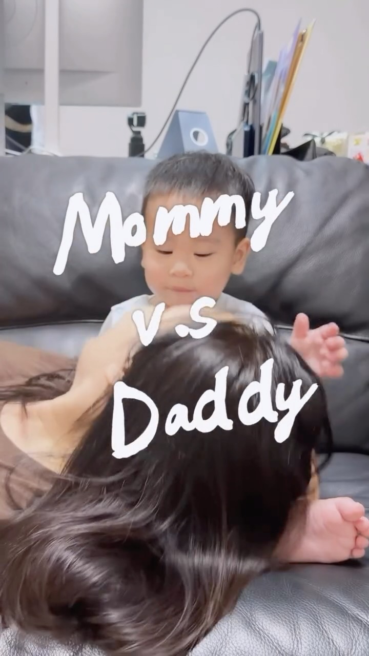 我以為他不喜歡我躺他的腿
沒想到 更不喜歡爸爸躺
沒有比較沒有傷害 縮圖