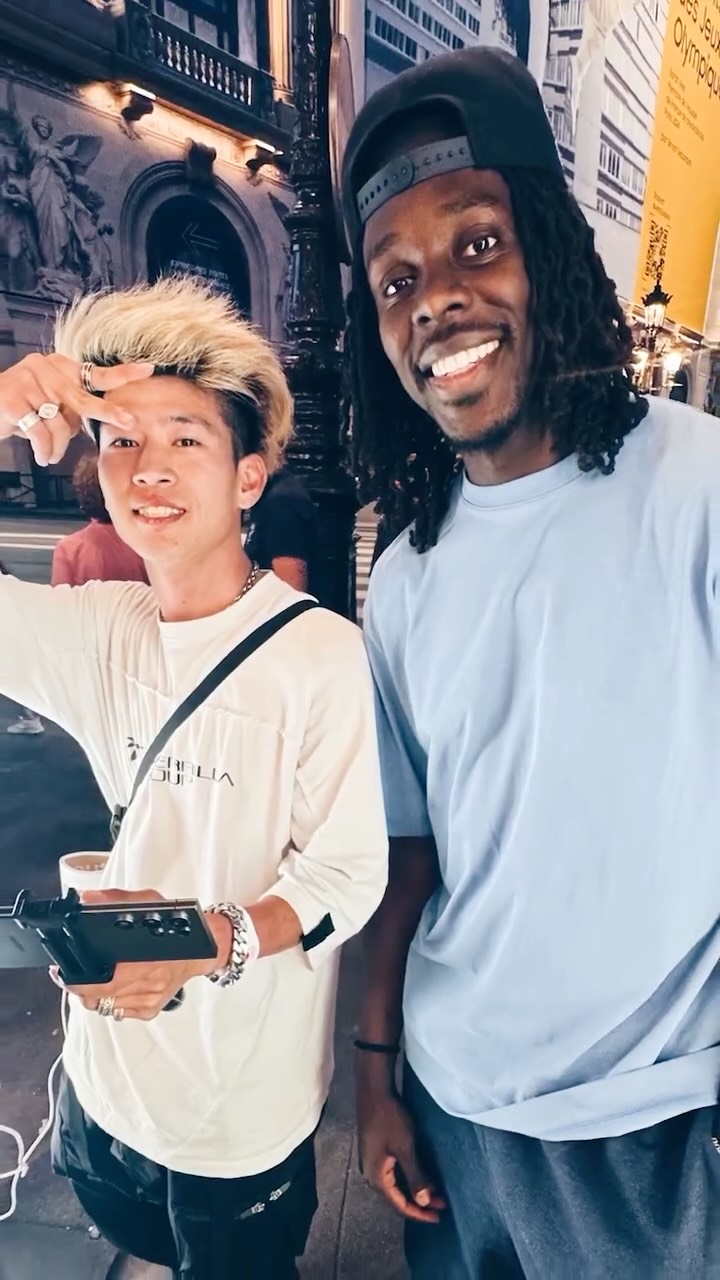 JRUE HOLIDAY KNOWS ME? #jrueholiday #nbaplayer #basketballplayer #joeykaotyk
#viralshorts #viralvideo #irl 縮圖