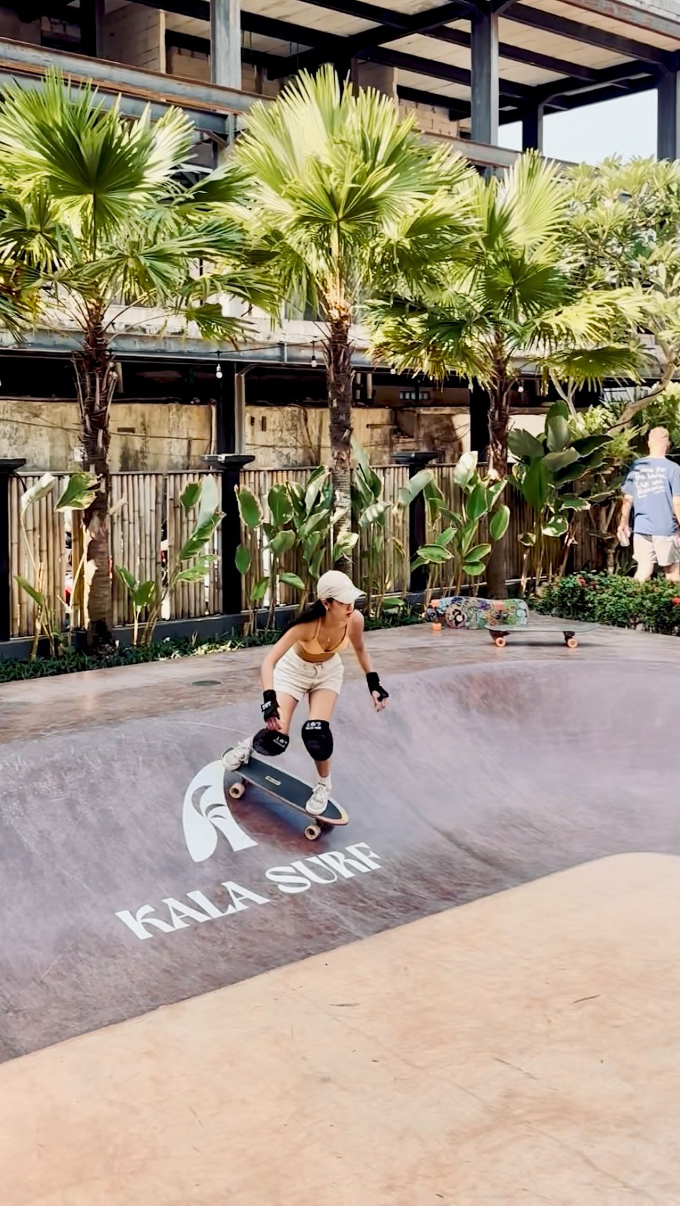 帶滑板去峇里島是對的
錯過衝浪
還有板可以滑🛹
#衝浪滑板 #yow #surfskate
#goodvibes #surfskategirls 縮圖