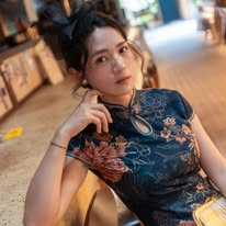 倩紋|財商|特斯拉出行 Instagram 創作者頭像