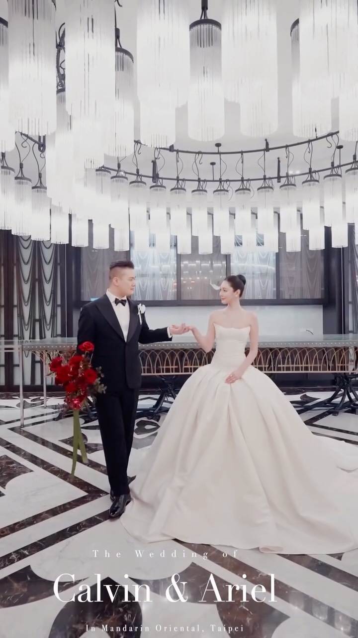 存很久的frank ocean💞
video @mryeswedding
planner @bemerrywedding
makeup @nadiabao_makeup
bridal @nicolefeliciacouture
tuxedo @gautebespoke
florist @kai_flower_design @bbcty_
favor @shokupan_sakimoto_tw
venue @mo_tpe
#平凡四季
#ladolcevita 縮圖