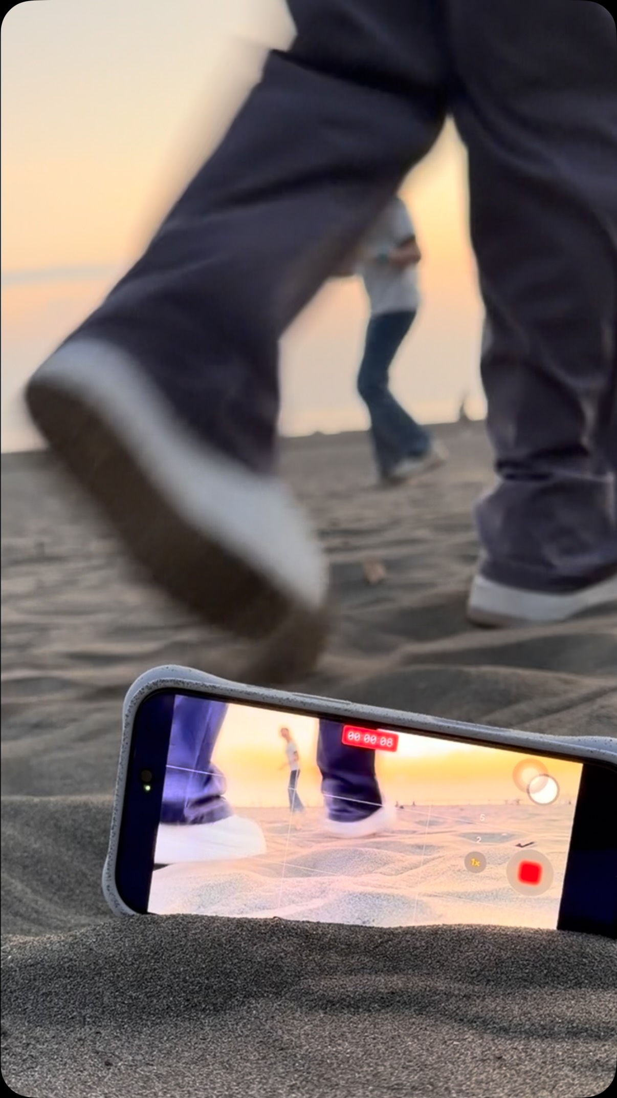 🌅🤍
時光不停向前~
我們也慢慢長大。
把快樂存進影片裡,
把幸福留在回憶裡 📷✨
🫶🏻🤍✨
#家人#夕陽#沙灘#旅行日記 #familytime 縮圖
