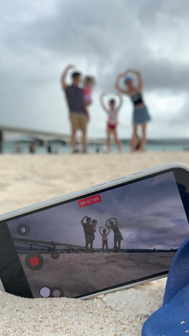 #沖繩#okinawa #古宇利島
再一次解鎖帶孩子一起旅遊拍reels
謝謝隊友跟孩子們的配合,完成媽媽的心願
留下難得可可愛愛的畫面💕
2y9個月的蕎+即將滿7Y的柔柔🫶🏼
下一次再弟弟一起來玩
#育兒生活 #自助旅行 縮圖