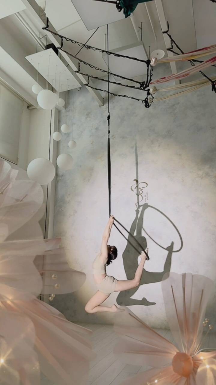 ✨空中環 Aerial hoop

🎵因為你值得
請繼續相信自己
每一步努力
都在走向更好的未來✨

謝謝我的雅倩仙女帶來美美的花海

📍 @studio.blanc56

#combo#hoop#aerialhooptricks#aerialist#lyra 縮圖