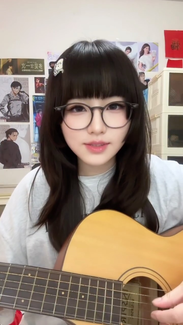 今早不抽象…是甜妹！
好好笑我真的很喜歡甜歌欸

#愛的華爾茲 #吉他 #guitar 
很久沒彈唱一來必須來首甜的！！！ 縮圖