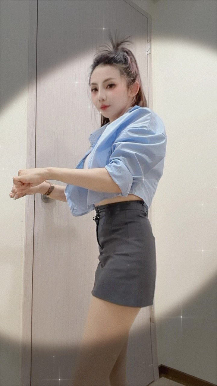 嗯哼(⁎⁍̴̛ᴗ⁍̴̛⁎)吃我拳頭
好久沒錄,然後沒腳架,只能隨便放著錄 縮圖