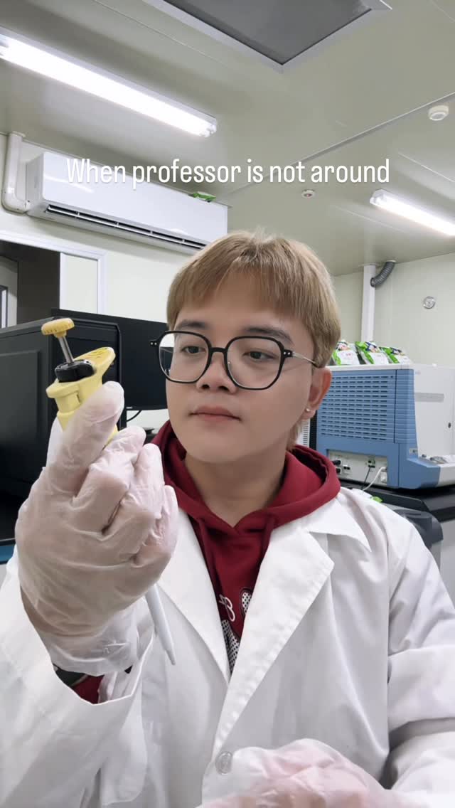 When our supervisor is not around 🤪
#aeao #phd #phdstudent #lab 縮圖