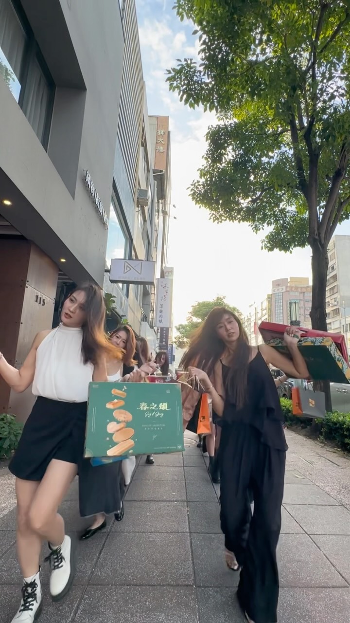 收不完的月餅🥮💃💃
#中秋節 #中秋節快樂 #月餅 縮圖