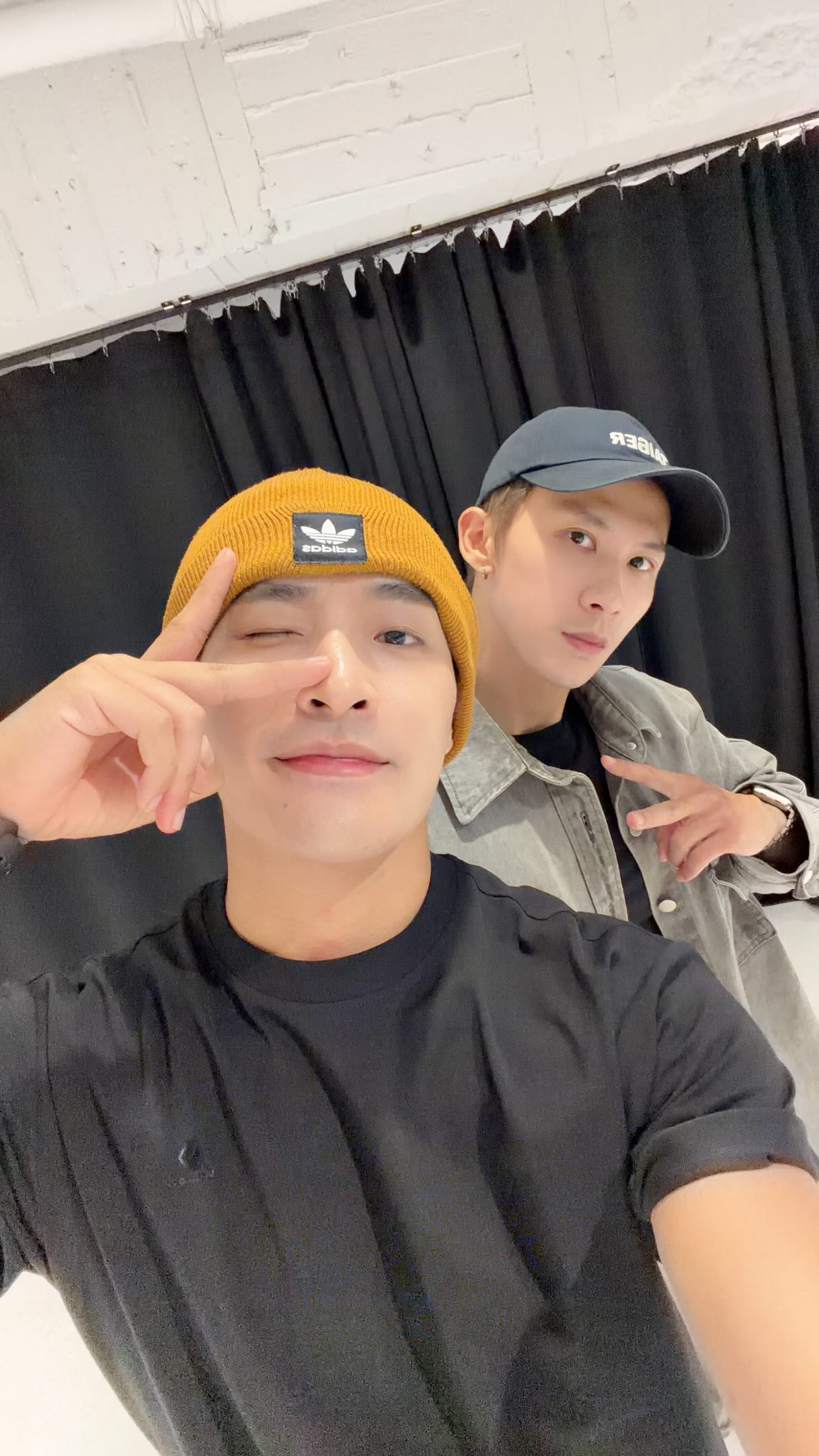 挑戰Rock 單曲Loser ！ 
我學20min直拍，算是Winner吧🤭🤭

#rock李振瑋 #Loser #newsingle #dancechallenge 縮圖