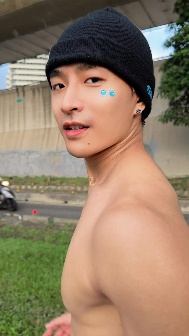 3K Running😍 
不過….太遠了哈哈

WATERBOMB KH SHAKEOUT RUN 3K ！ 

#waterboom #3krun 縮圖