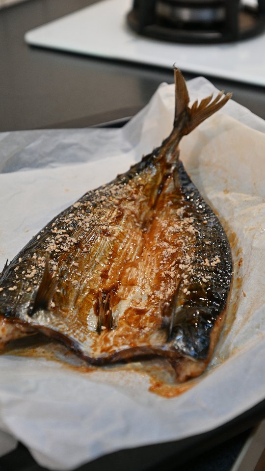 Grilled mackerel could be one of the easiest and best dishes to make at home. ๐๐๐ป
The kind of mackerel I usually buy is salted mackerel, which you can normally find in the frozen section of most grocery stores. Some come as fillets, while others are whole, like the one in this video.
The preparation couldnโt be easier, thaw, rinse, pat dry, and grill. Thatโs basically it!
Serve it with a bowl of hot rice, some vegetables, and miso soup, and youโve got yourself a simple Japanese-style meal thatโs pretty hard to resist ๐ฅฐ
Simple, comforting, and honestly, this is the kind of home cooking I never get tired of ๐๐๐ป
Grilled Mackerel ๐
Method:
Thaw the mackerel, rinse it well, and pat it completely dry before cooking.
I use 700W microwave oven with convection mode and bake/grill the mackerel for about 20 minutes, or until itโs cooked through and nicely browned.
For the glaze, I keep it super simple, just drizzle over some Otafuku Takoyaki Sauce and sprinkle with toasted sesame seeds. Thatโs it! ๐๐ป
Shio Kombu Rice ๐
Adding shio kombu to rice absolutely elevates it. The savoury umami is seriously hard to beat! ๐
For 1 cup of soaked rice, add about 2 tablespoons of shio kombu, then cook the rice as usual.
Since the rice has already been soaked and absorbed plenty of water, donโt add as much water as you normally would. I usually use about half the amount of water I would normally add.
You can cook it in a pot or simply use your rice cooker for a completely stress-free meal.
Honestly, grilled mackerel + shio kombu rice + a few simple sides, like some blanched cabbage, then finishing the meal with a bowl of warm miso soup , thatโs a Japanese-style home meal I could happily eat anytime ๐๐๐ฅฌ๐ฒ๐๐ป ็ธฎๅ