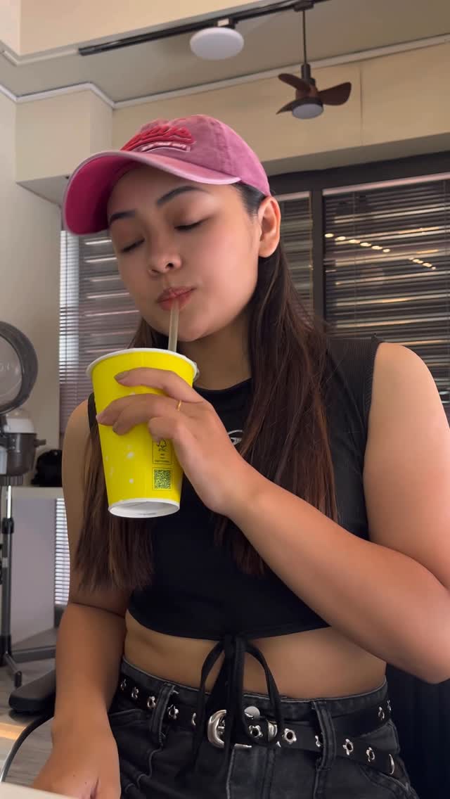 女生補了睫毛 就會開心一整天😏
有人發現嗎?🤣還是講了才看到! 縮圖