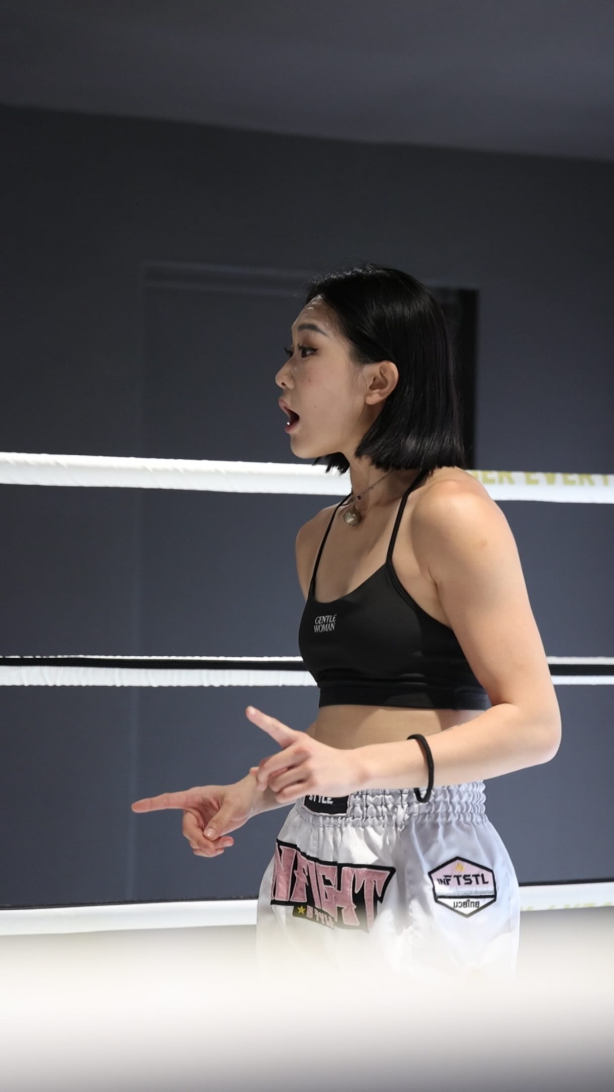 沒加速,真的就這麼快 | No Speed Ramps. Just Me.
🌬️💓
Catch. Punch. Elbow. Off-balance.
Then kick back.
我在 @letsboxfit 每週四中午12:00 有一堂打靶課
專教「戰鬥技術」 歡迎來觀摩🙇🏻♀️
💀 @infightstyle @infightstyle_hk 縮圖