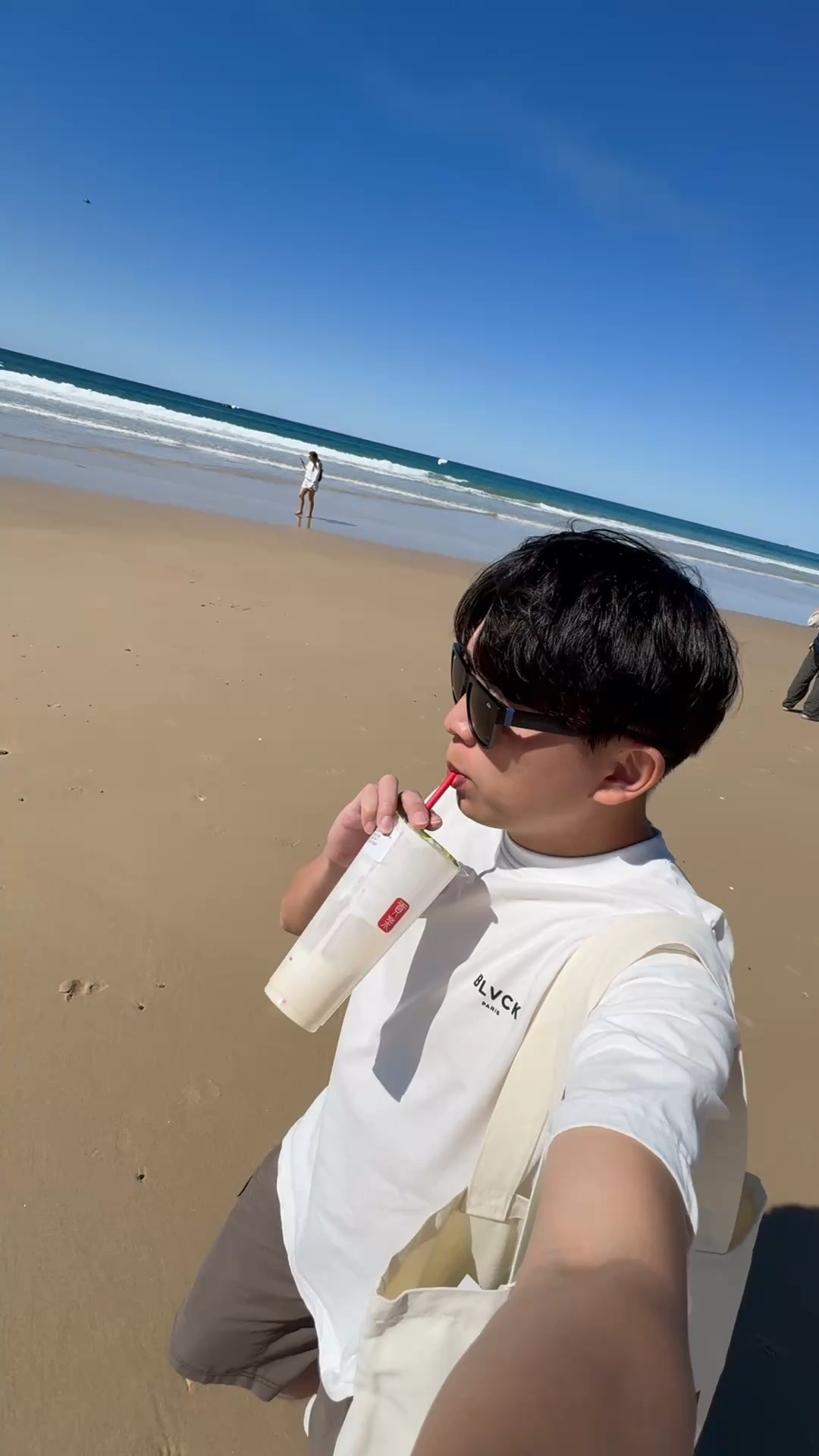 澳洲黃金海岸高空跳傘🪂
感謝這趟旅程 @hyc.k 的幫忙
感謝這次 @goldcoastskydive
一起跳傘的夥伴 @wyy_winnieee
感謝自己願意跨出勇敢那一步
完成大學實習的夢想。
#goldsCoast #skydive 縮圖