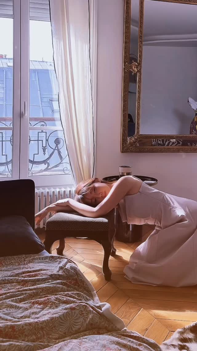 A Slow Morning in Paris 🥀
dress @herlipto_tw
—-
出門旅遊靠 Klook 享受
除了eSIM 網路還有各種門票、體驗
省心又省錢,出門全靠它
📍記得一定使用優惠!
Klook 全站 95 折折扣碼「ZZOEY56」
滿 NT$1500 即可使用,最高折NT$300
(限台灣用戶,每帳號一次) 縮圖