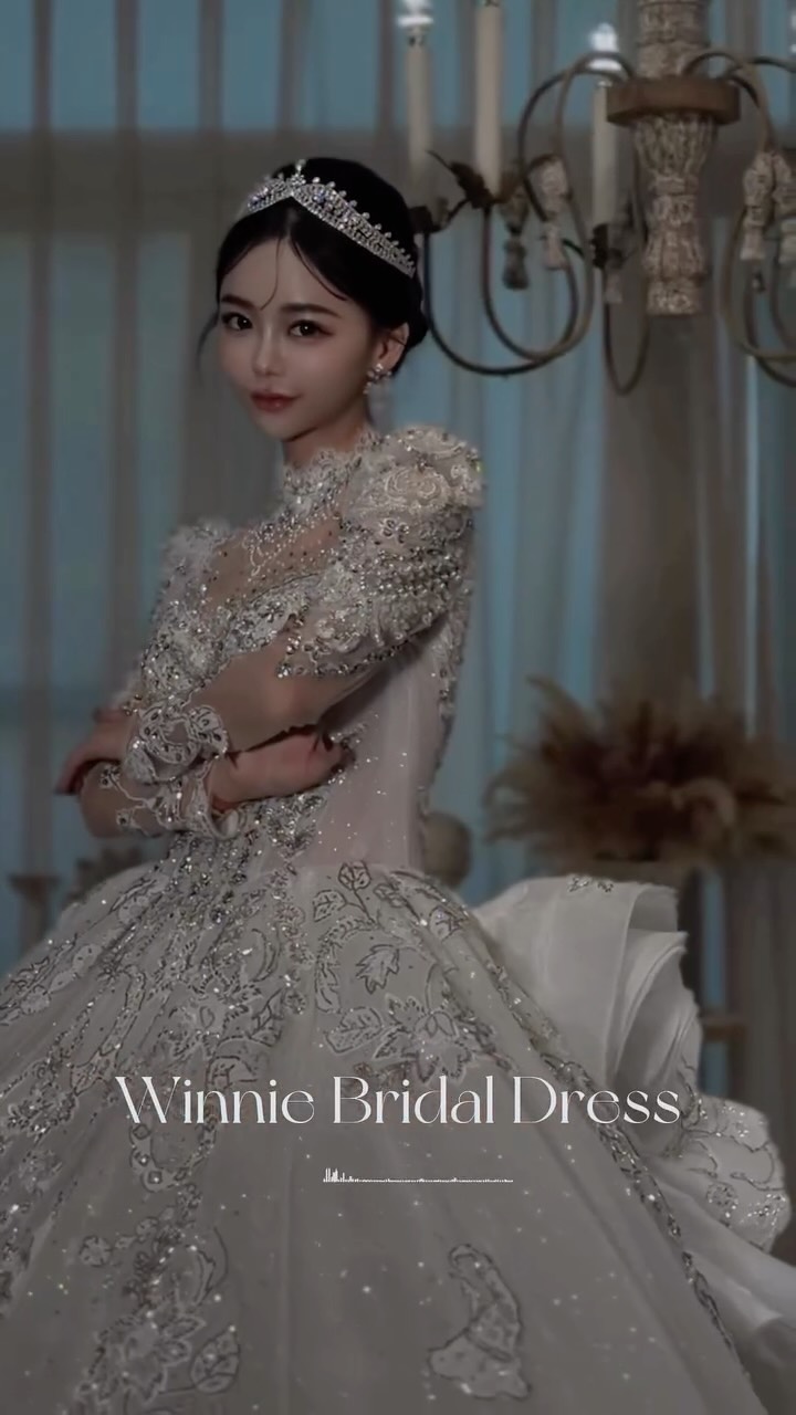 Elegance, in every detail.

一襲婚紗，
以蕾絲描繪優雅輪廓，
以珠光點亮每一個細節。

在光影流轉之間，
綻放屬於新娘的高光時刻。

For the bride who deserves to shine.

#WinnieBridalDress
#Winnie婚紗 #台中婚紗工作室 #婚紗照
#重工婚紗 縮圖