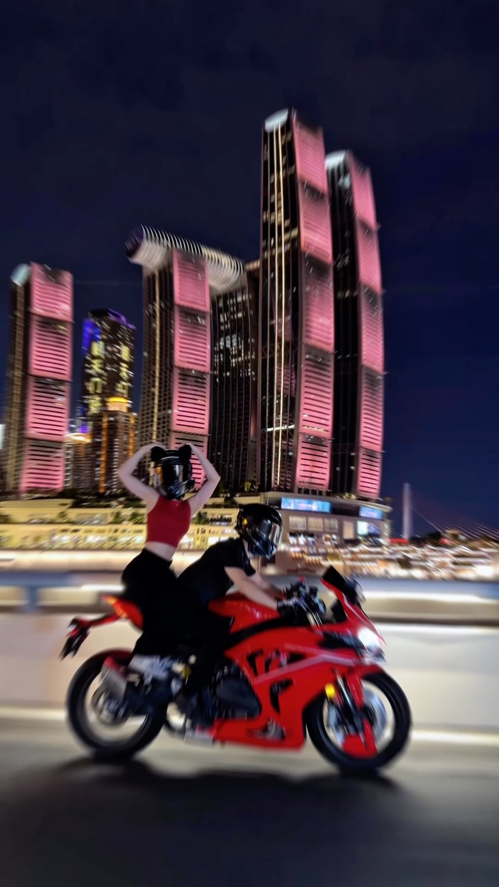 🏍️ 補上上一趟沒能完成的落地簽☑️
重慶的夜景是真的頗美的
#重慶落地簽 #重慶重機 #重慶 #chongqingmotorbike #chongqing 縮圖