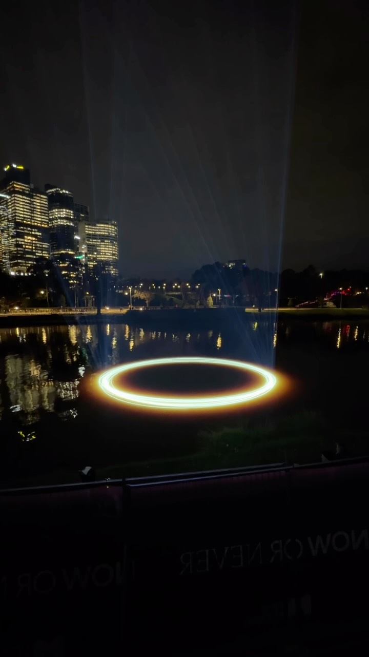 Multimmersion 浸漬的()線: Upside Down V2
A rare view from the far bank.
Now on view @nowornever.melb on the Yarra River / Birrarung.
Sound composition by @yusbikch , Laser technical support by @genius_laser , Technical assistant @lit.amin
#touchdesigner #lightinstallation #laserart #lightarchitecture 縮圖