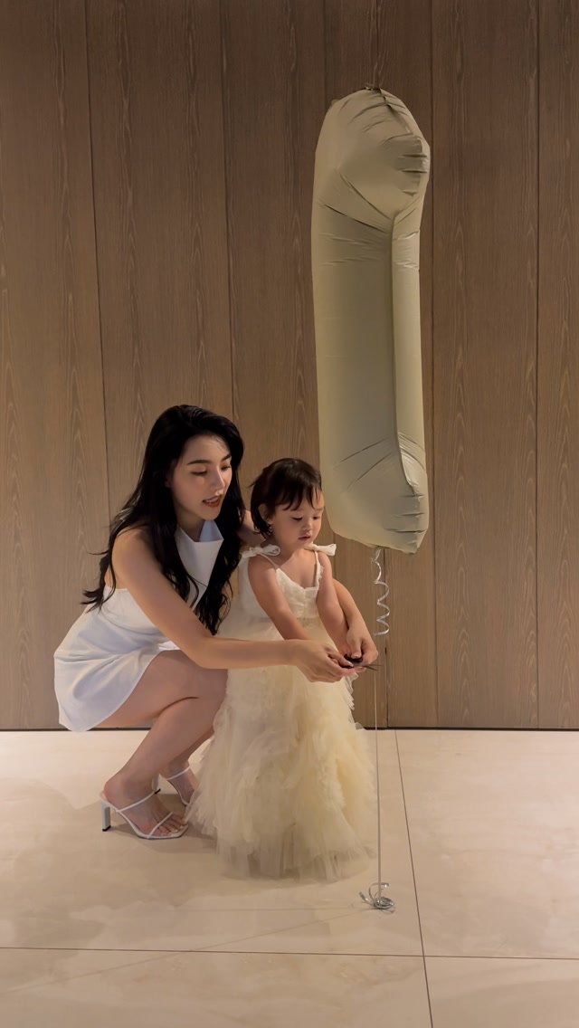 小蜜兒✌🏻歲囉 縮圖