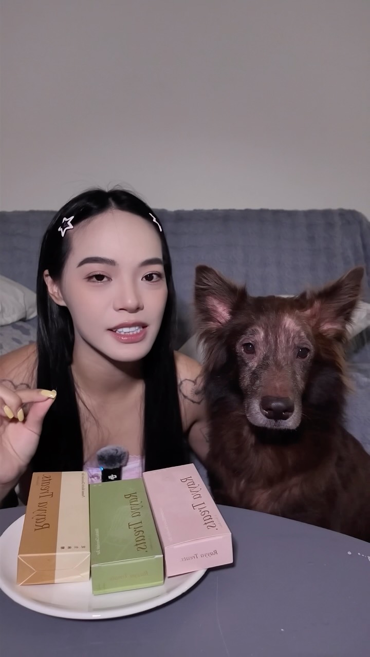 自掏腰包不專業心得分享(就沒上字幕了
回購三次算是把所有口味吃過一遍
但我還是不喜歡吃巧克力不過我很喜歡他們家的內餡😗
有人跟我一樣怪嗎🤣
目前我的排行
1.草莓蛋糕🍰🍓
2.抹茶脆脆🍵🍃
3.蓮花脆脆🍪🍬
這裡買的 @rayyatreats 🍫 縮圖