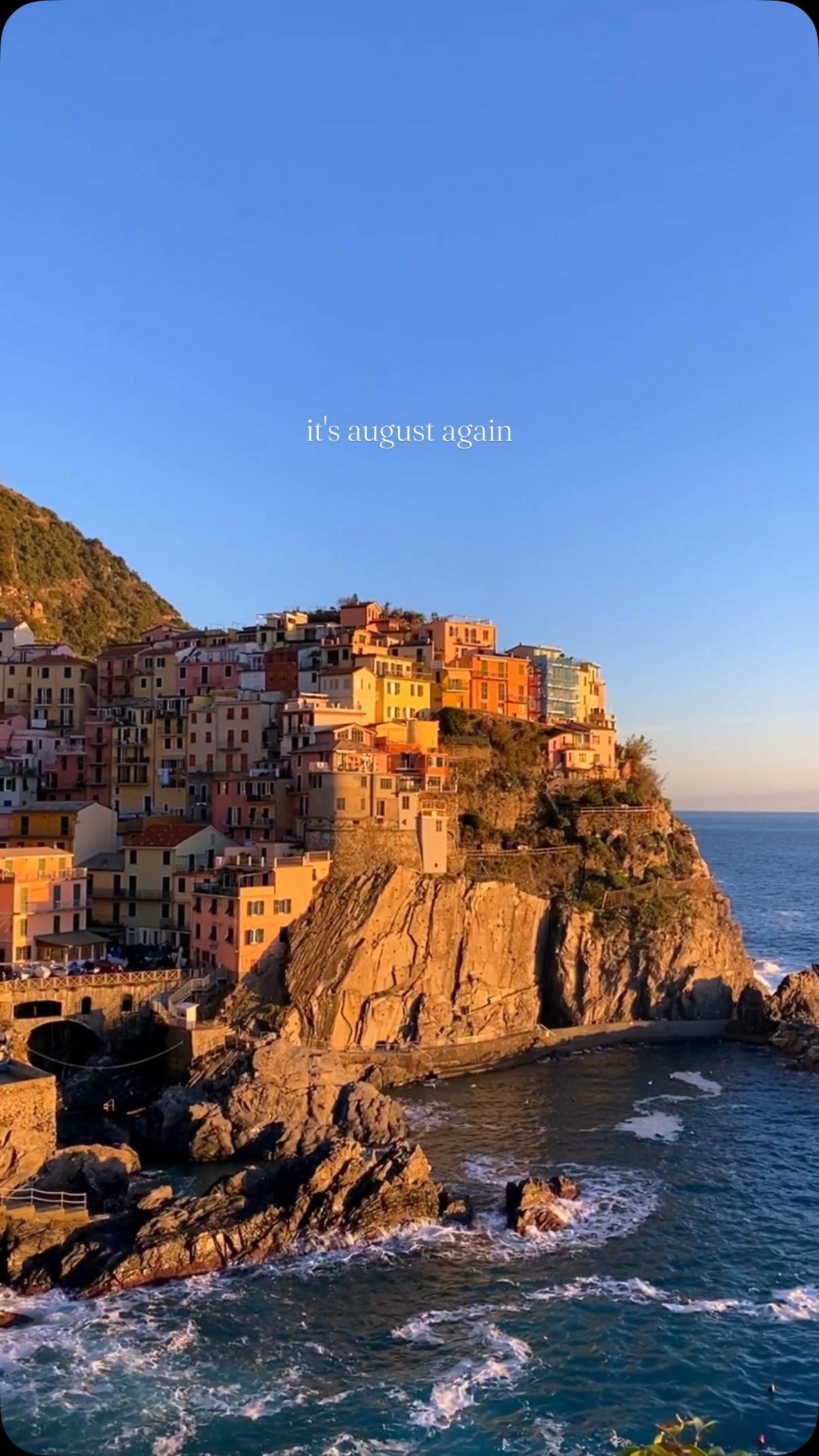 salt air season on the italian riviera
Riomaggiore is by far the best place to catch the sunset in Cinque Terre. Grab a bottle of wine and some cold cuts and find a cozy little spot to vibe out.
It gets PACKED but get there a little earlier and just take it slow. It’s worth it.
#italytravel #riomaggiore #cinqueterre 縮圖