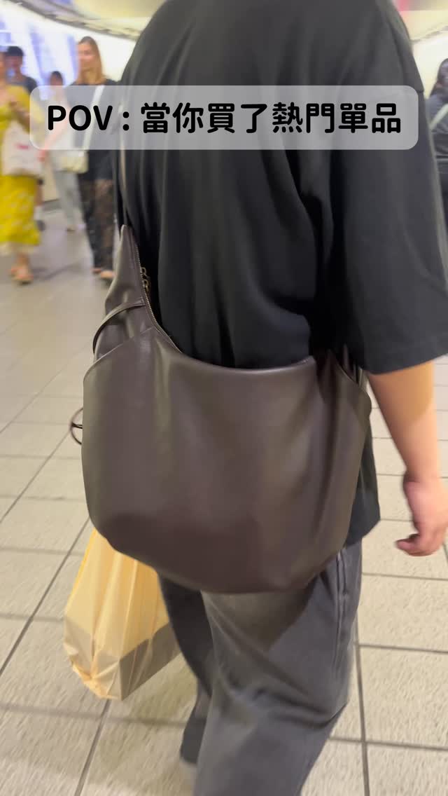 熱門單品真的好容易撞🤣好物大家都愛～😌
上次去澎湖玩穿了一件UQ買的連身裙
結果一出飯店就撞衫🥲
顏色也都一模一樣 看來大家的喜好都差不多🤓

#熱門單品 #撞衫 縮圖