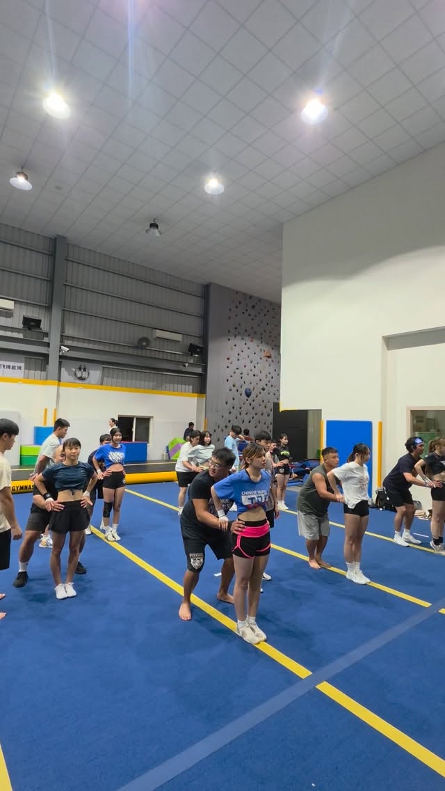 一起圍成圈圈好壯觀
#partnerstunt #sports #cheerleading #funny #challenge 縮圖