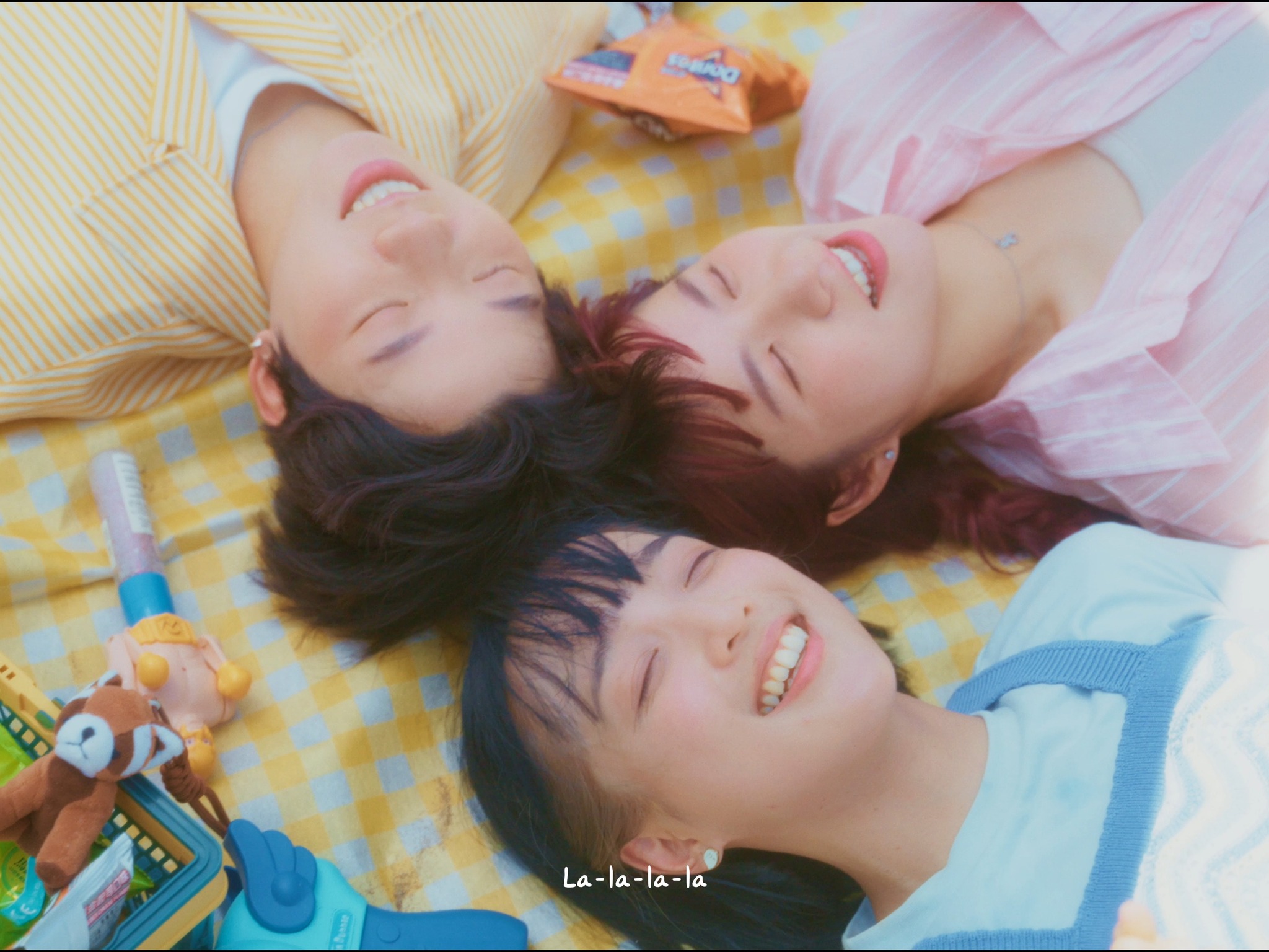 三個麻瓜《KIRA WISH》30-second version💫
這次是由我們自己填詞,一字一句都討論、琢磨好久!
在還沒發佈MV前,發現有很多小麻吉在空耳猜詞,看到了不少爆笑的版本😂
有沒有人要分享自己聽錯了哪些歌詞呢🙌🏻
#三個麻瓜 #KIRAWISH 縮圖