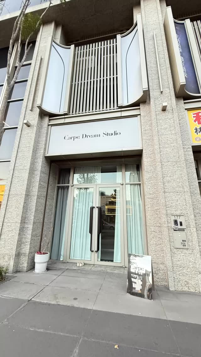 謝謝 @carpe_dream_studio
幫我拍那麼好看的形象照
而且現場還有多套衣服、配飾可以選擇
真的超讚的👍🏾
謝謝 @djpeipei212 ♥️
謝謝 @liralion_9 幫我完成那麼美麗的妝造😍
拍照找carpe dream studio就對了
攝影師也很專業
保證拍出美美的照片😍
#carpe_dream_studio #形象照 #宣傳照 #家族照 #個人藝術照 #閨蜜照#生日照 #lovearisa #arisa #愛里紗 縮圖