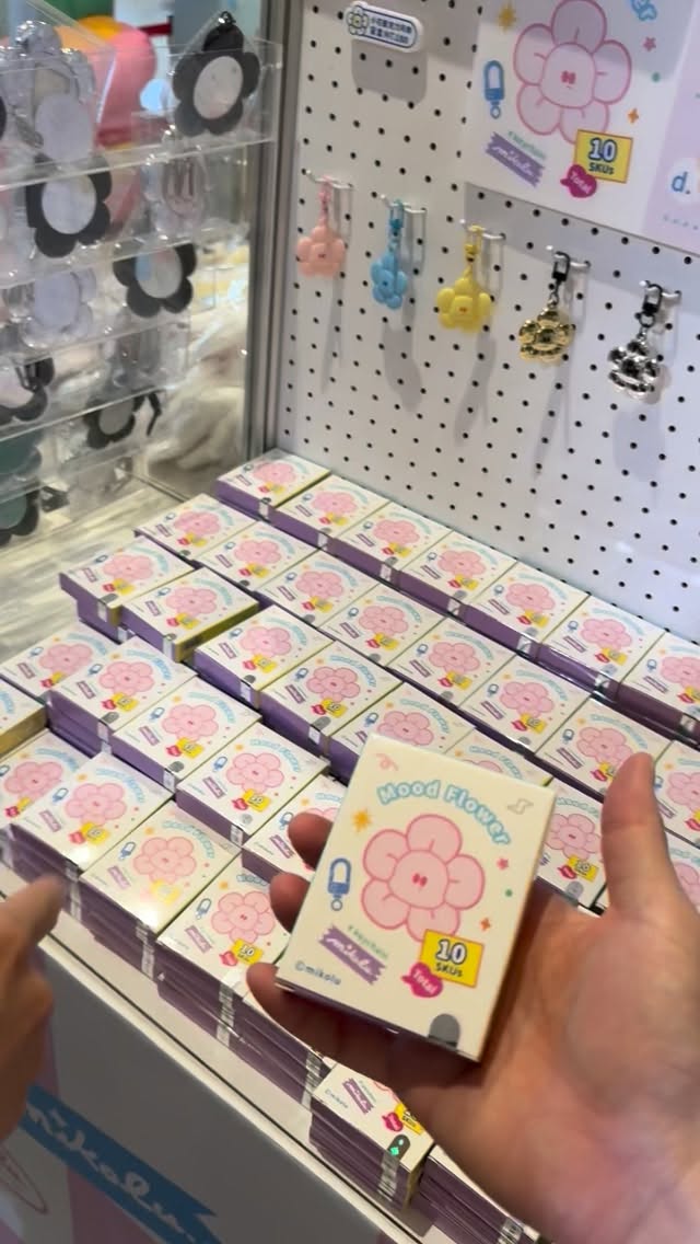 今天第一次遇到蜜可魯
就挑戰盲盒
我會是香香手嗎🤩 縮圖