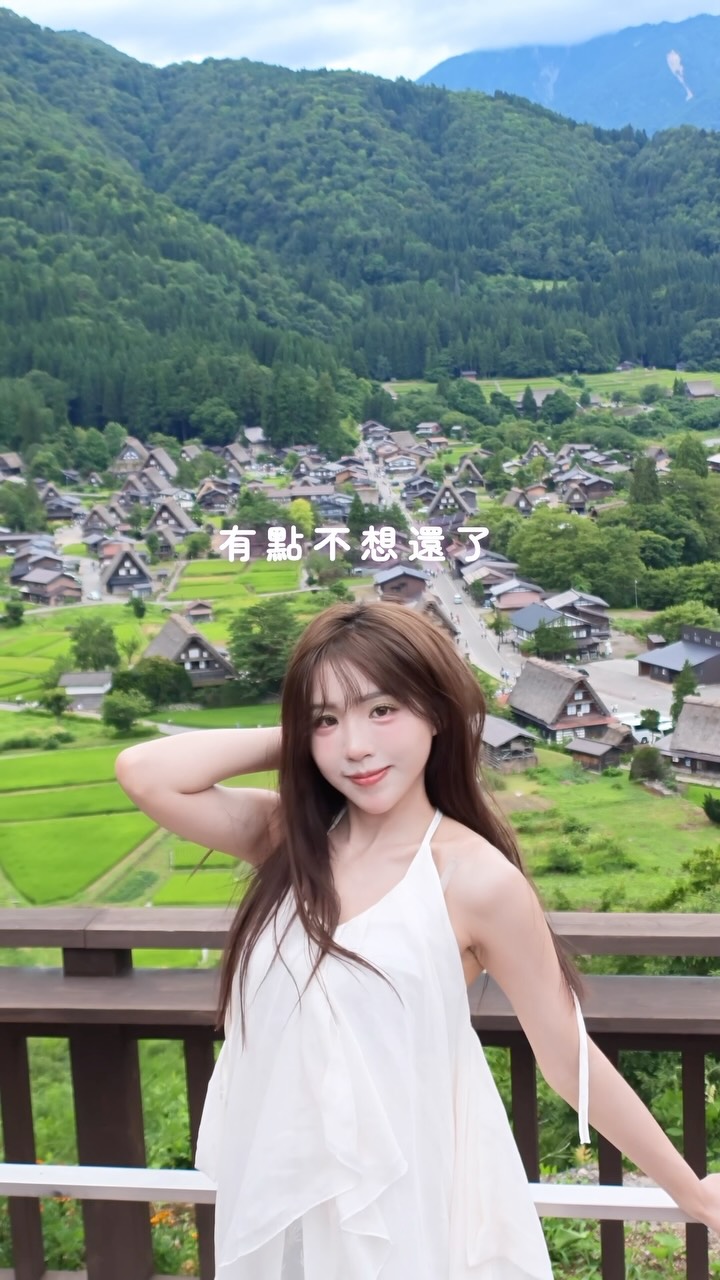 最近去日本獨旅
跟朋友借了他在蝦皮買的Luna📷

原本只是想說帶去拍拍看
結果直出顏色也太好看😳
拍人也很有氛圍感♡

而且磁吸腳架對獨旅人真的太方便🤣
到處吸 到處拍
一個人也可以留下很多旅行畫面

借完突然有點不想還了🤣 縮圖