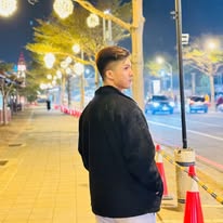 子超☀️ Instagram 創作者頭像