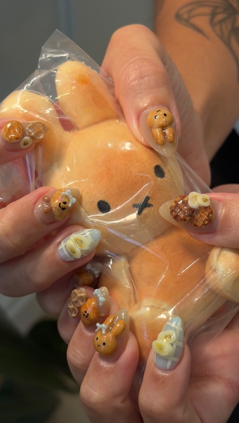 最愛換新指甲的時候 🍌🥐🐰
#nailart #台北美甲 #nailsdesign #美甲 #kawaiinails jellycat banananails croissantnails miffy miffynails Japanesenails 日式美甲 美甲師 縮圖