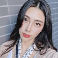 席晴momo Instagram 創作者頭像