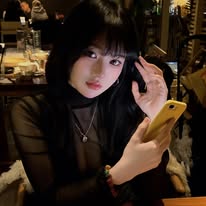 小愛同學&愛茹 Instagram 創作者頭像