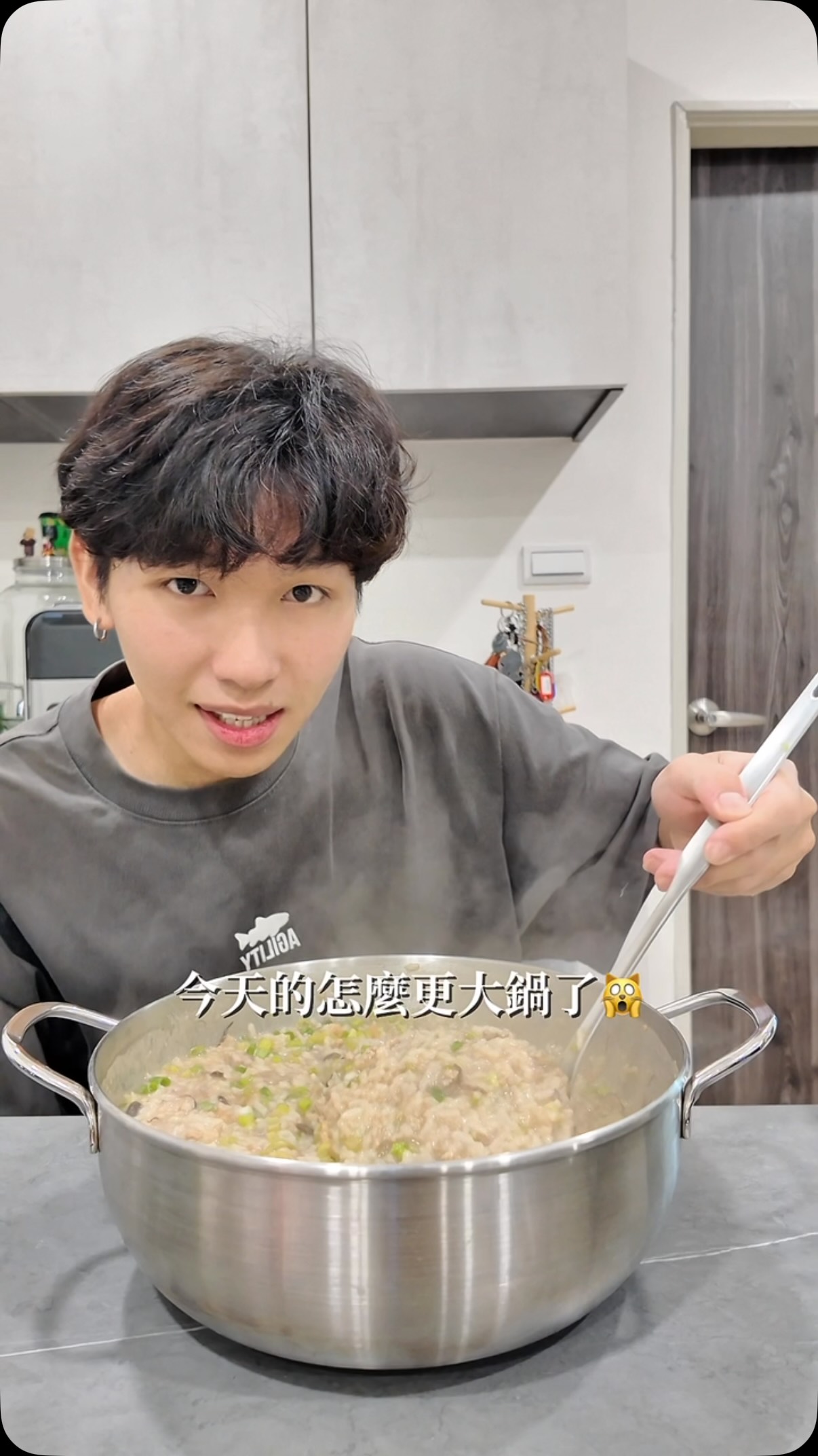 今天煮最古早味也最台灣味的芋頭鹹粥🤤
今天使用的鍋具是🍲
跟我一樣MIT的理想牌不鏽鋼鍋😎
又美觀又實用又超好用
像我一樣愛鍋子的人
真的愛不釋手啦😻
今天我有使用的理想牌不鏽鋼鍋具:
·蘋果型七層炒鍋-雙耳
·極致316萬能鍋-28cm
·緊緻316小五金-煎匙
·緊緻316小五金-大湯勺
@plusperfect__tw 縮圖