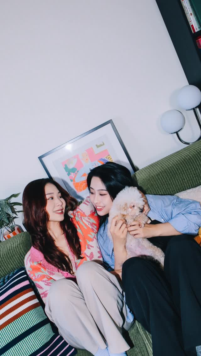 交往快六年,終於也有一個兩人小窩
同居邁入第七個月💖🐶
謝謝酒安幫我們拍了第一次那麼認真的情侶照
而且還在新家 真的很開心🥰
Photo by @jo_photos0777
#wlw #lesbian #情侶 #人像 #人像攝影 縮圖