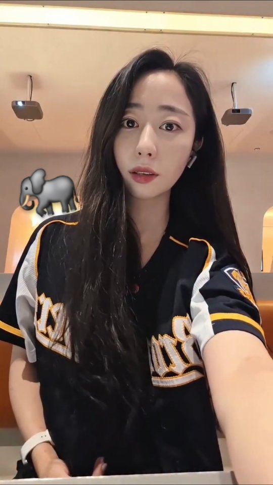 所以咧 贏了啊。
어쩌라고 이겼잖아
#中信兄弟 #明天會更好 縮圖
