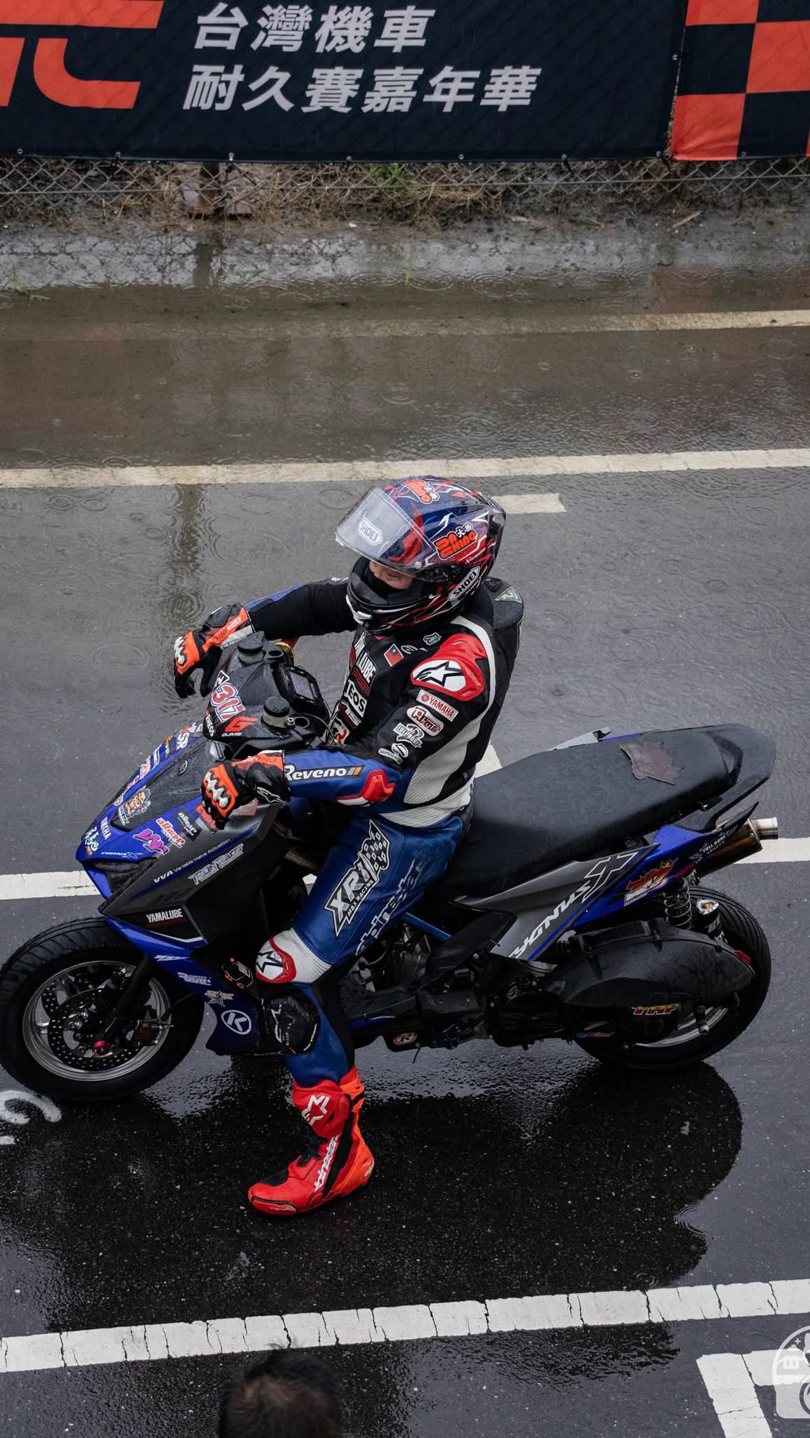 TSR 雨的賽車祭典😝😝
🏁 2026 賽季,謝謝每一個陪我們走到最後的人。
今年超C組,我們拿下了 1個亞軍、2個季軍;
A組則拿下 1座冠軍,其餘場次雖然都有競爭力,卻接連受到機械故障影響,沒能把實力完整發揮出來。
今年還有很多「如果」沒有完成,
但也正因如此,更讓我們期待下一次站上起跑線。
不怕重新來過,只怕沒有下一次挑戰自己的機會。
🏆 2026,謝謝你們。繼續全力以赴。
特別感謝一路支持我們的每一位夥伴
#疾風鐵鷹🦅 #yamaha #魔鬼詹 #fypシ 縮圖