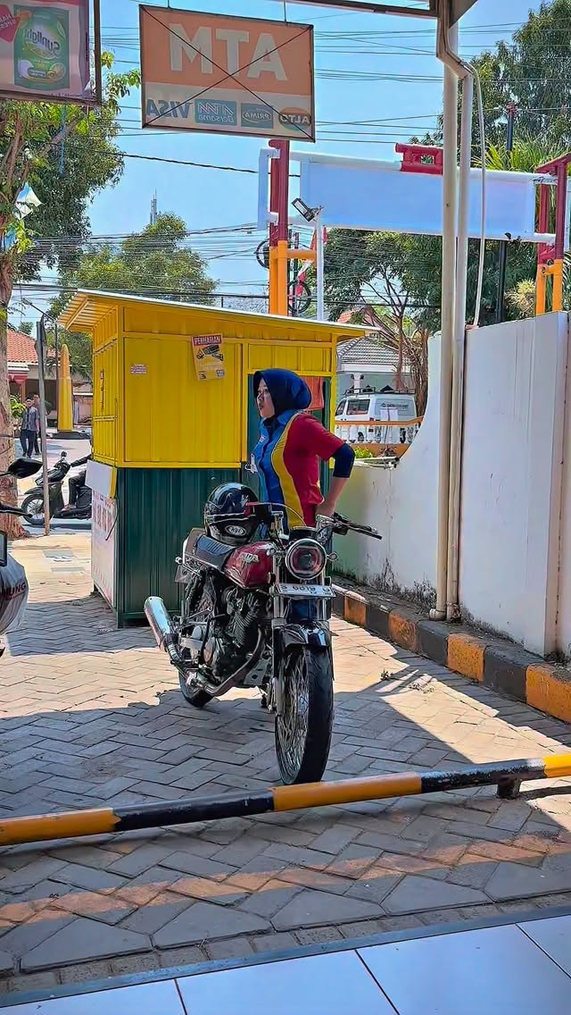 Okeee penak selamat datang di indomaret, selamat berbelanja cinta
#cepekcantik #gl100 ็ธฎๅ